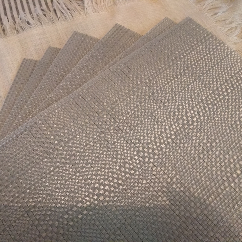6 NWOT pale silver placemats